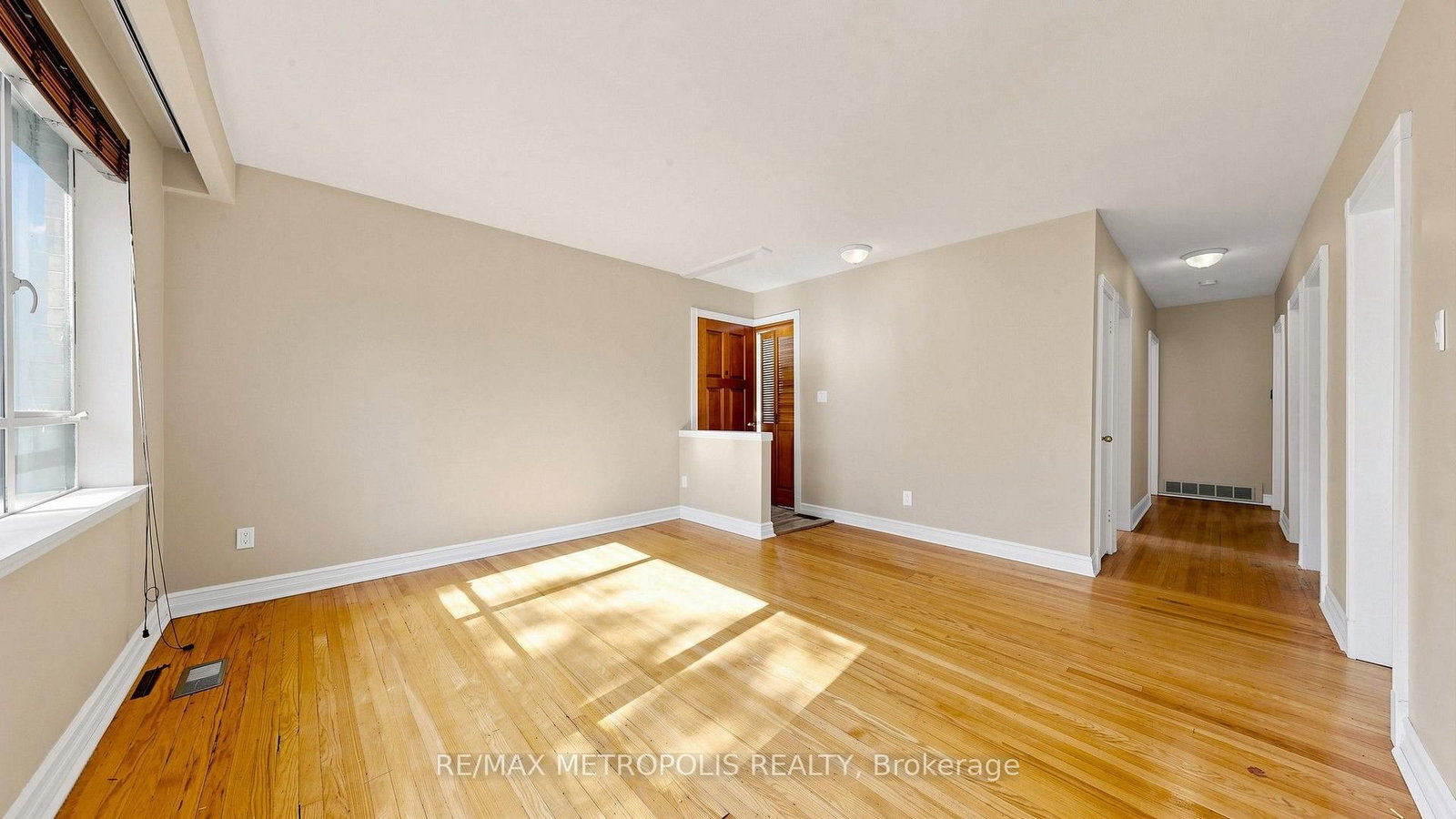 139 Pandora Circle • Toronto, ON photo 8