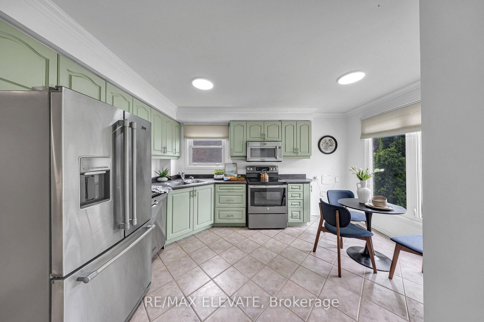 163 Brunswick Court • Oshawa, ON photo 7