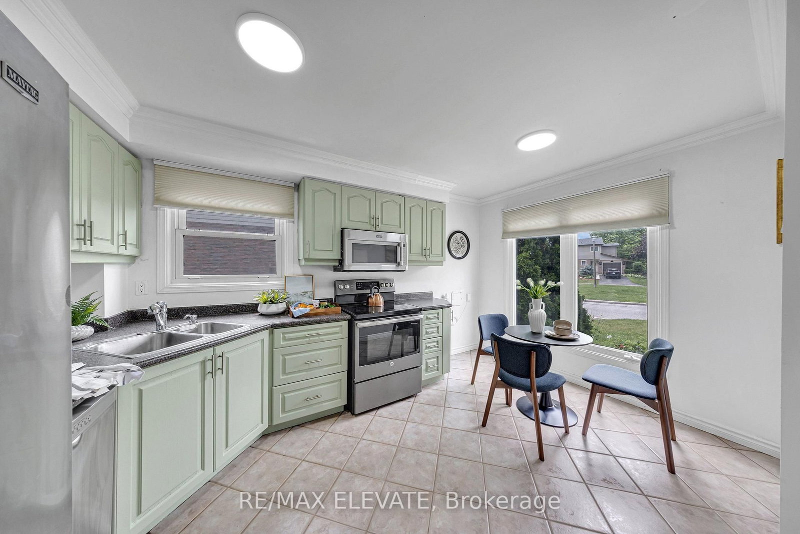163 Brunswick Court • Oshawa, ON photo 8