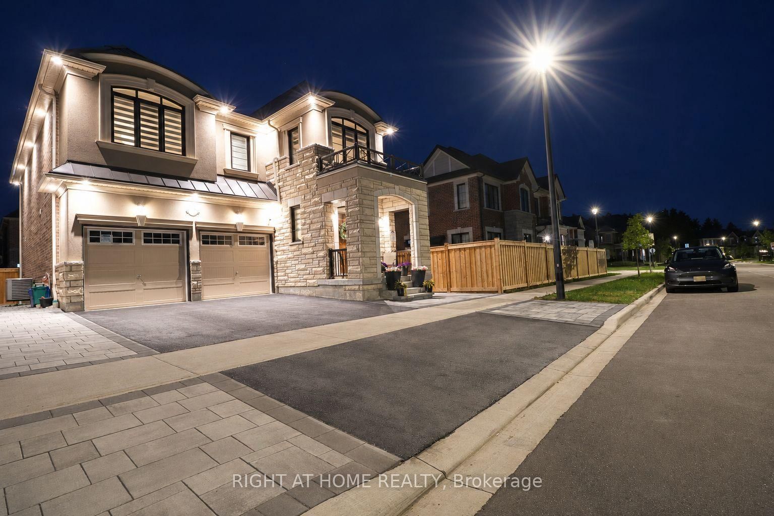 2989 Heartwood Lane • Pickering, ON photo 3