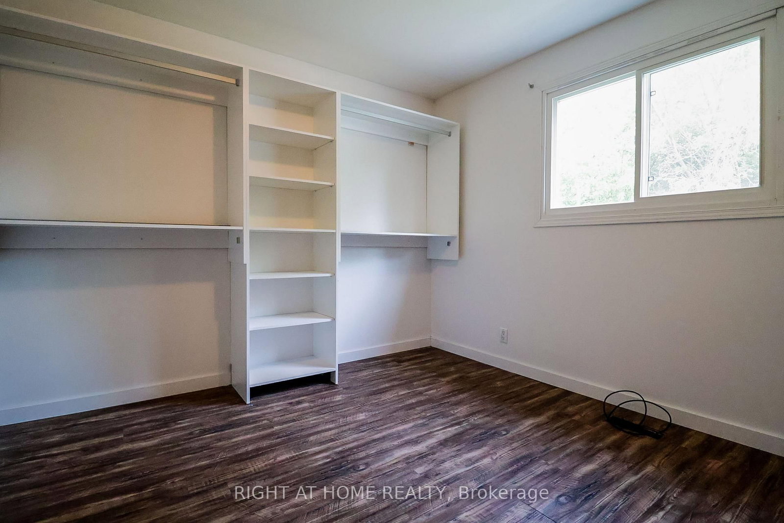 1327 Commerce Street • Pickering, ON photo 16