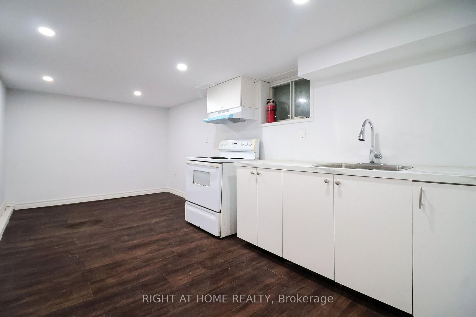 1327 Commerce Street • Pickering, ON photo 19