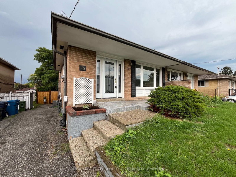 Main & Upper - 40 Pender Crescent