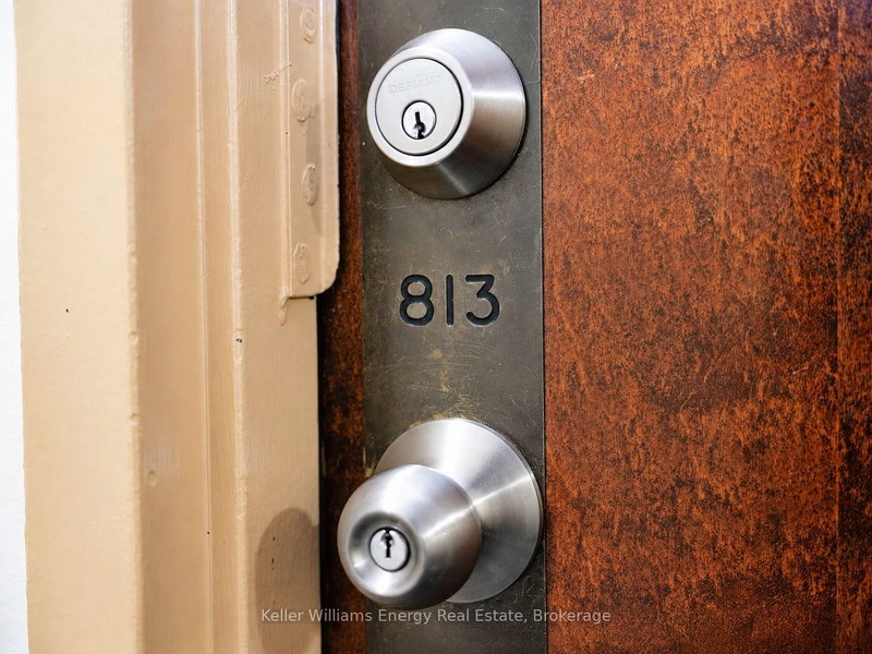 813 - 10 Tapscott Road