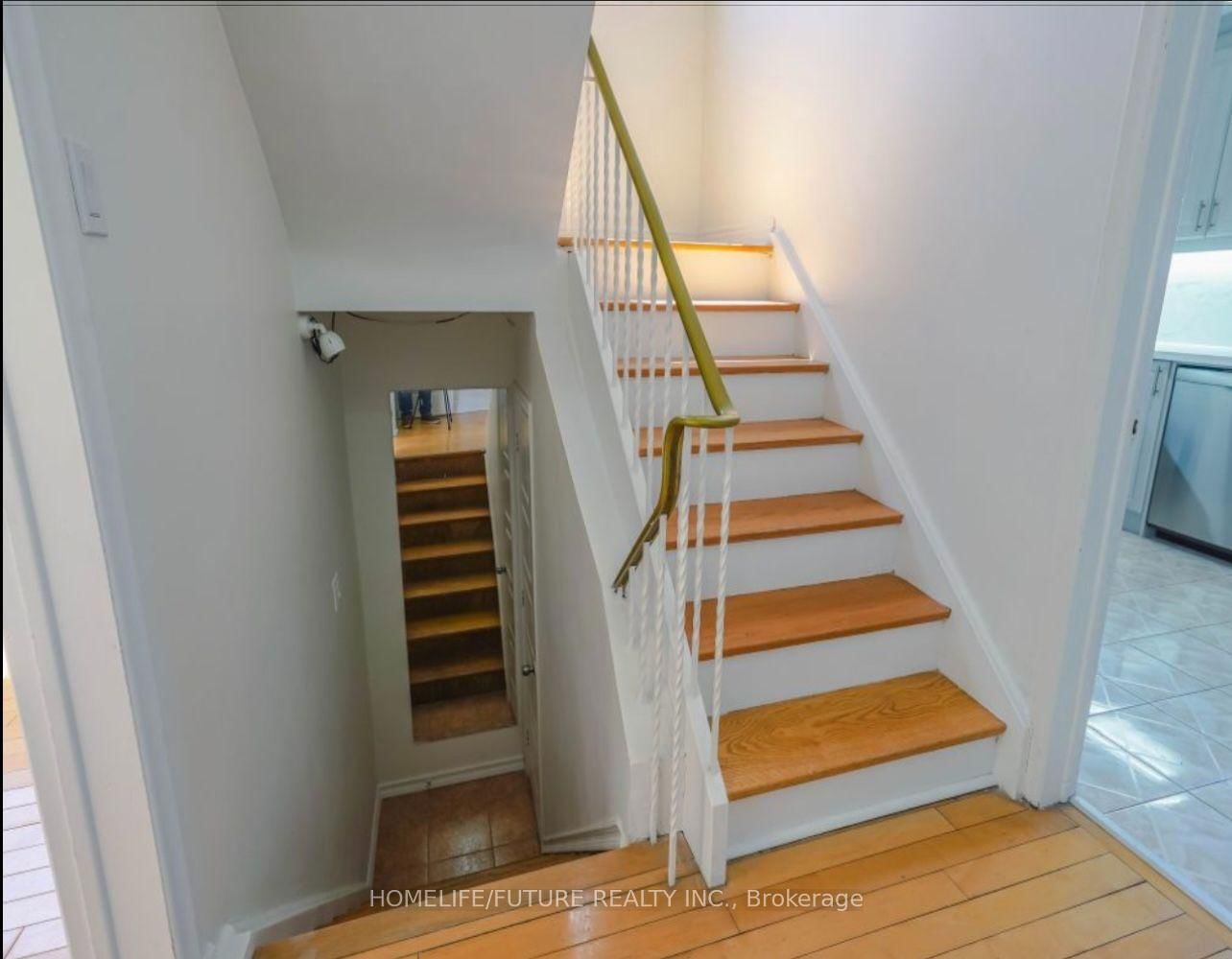 62 North Edgely Avenue • Toronto, ON photo 18