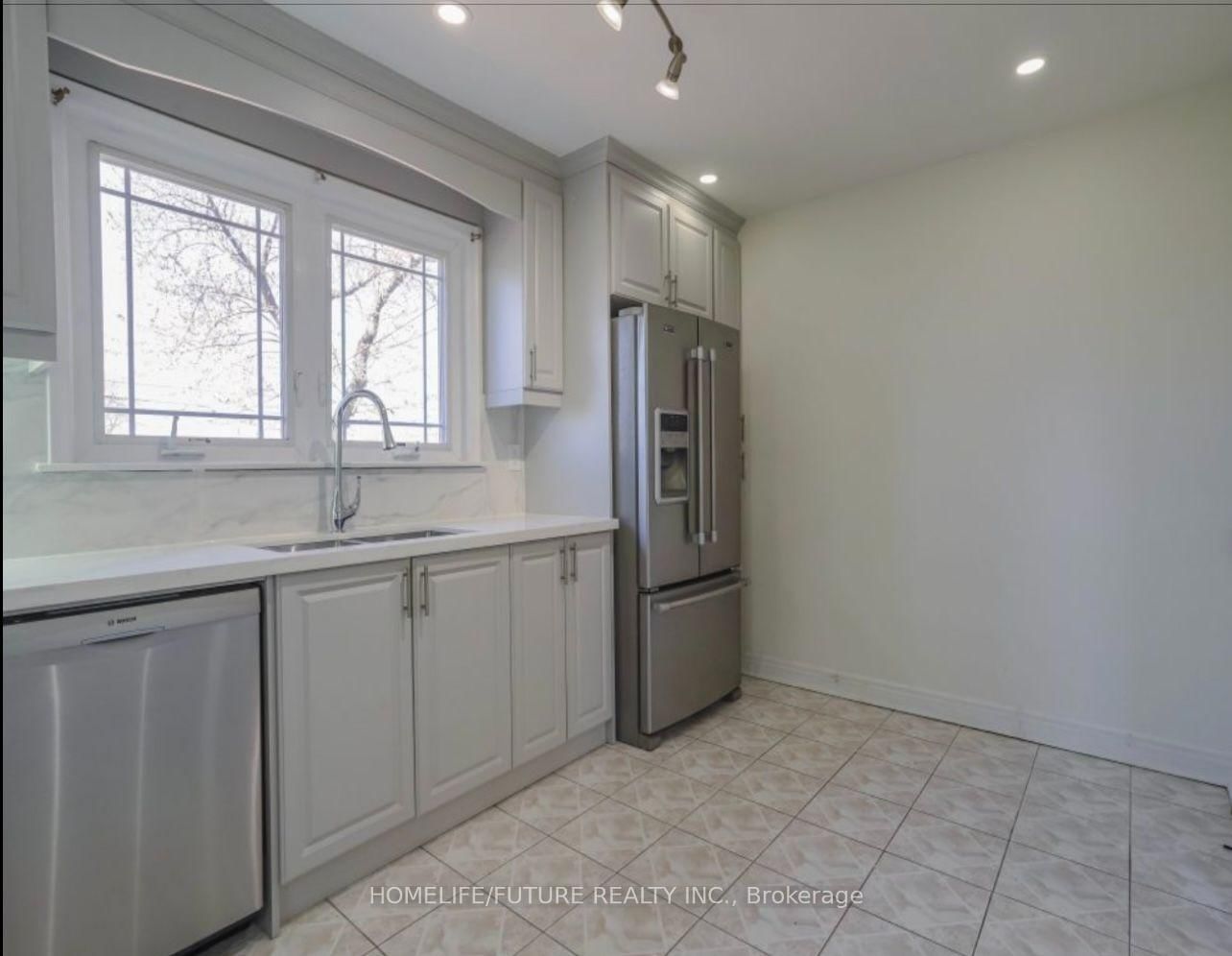 62 North Edgely Avenue • Toronto, ON photo 9