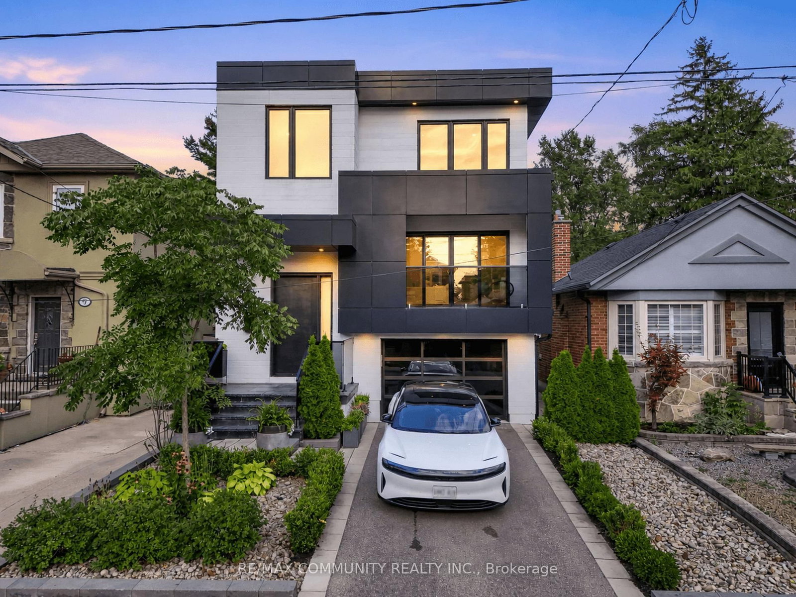 7 Derwyn Road • Toronto, ON photo 1