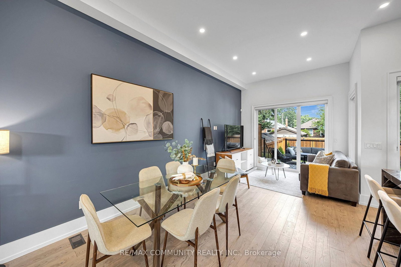 7 Derwyn Road • Toronto, ON photo 11