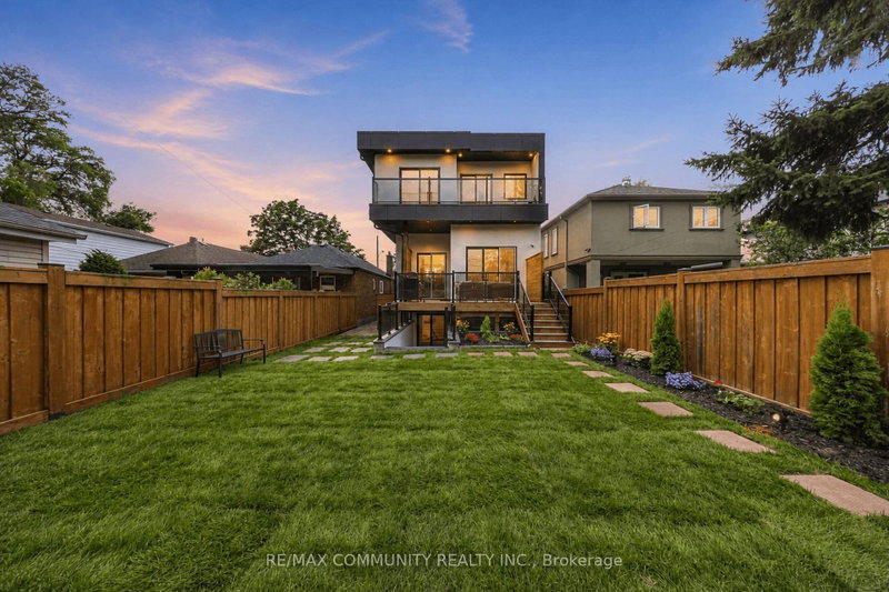 7 Derwyn Road