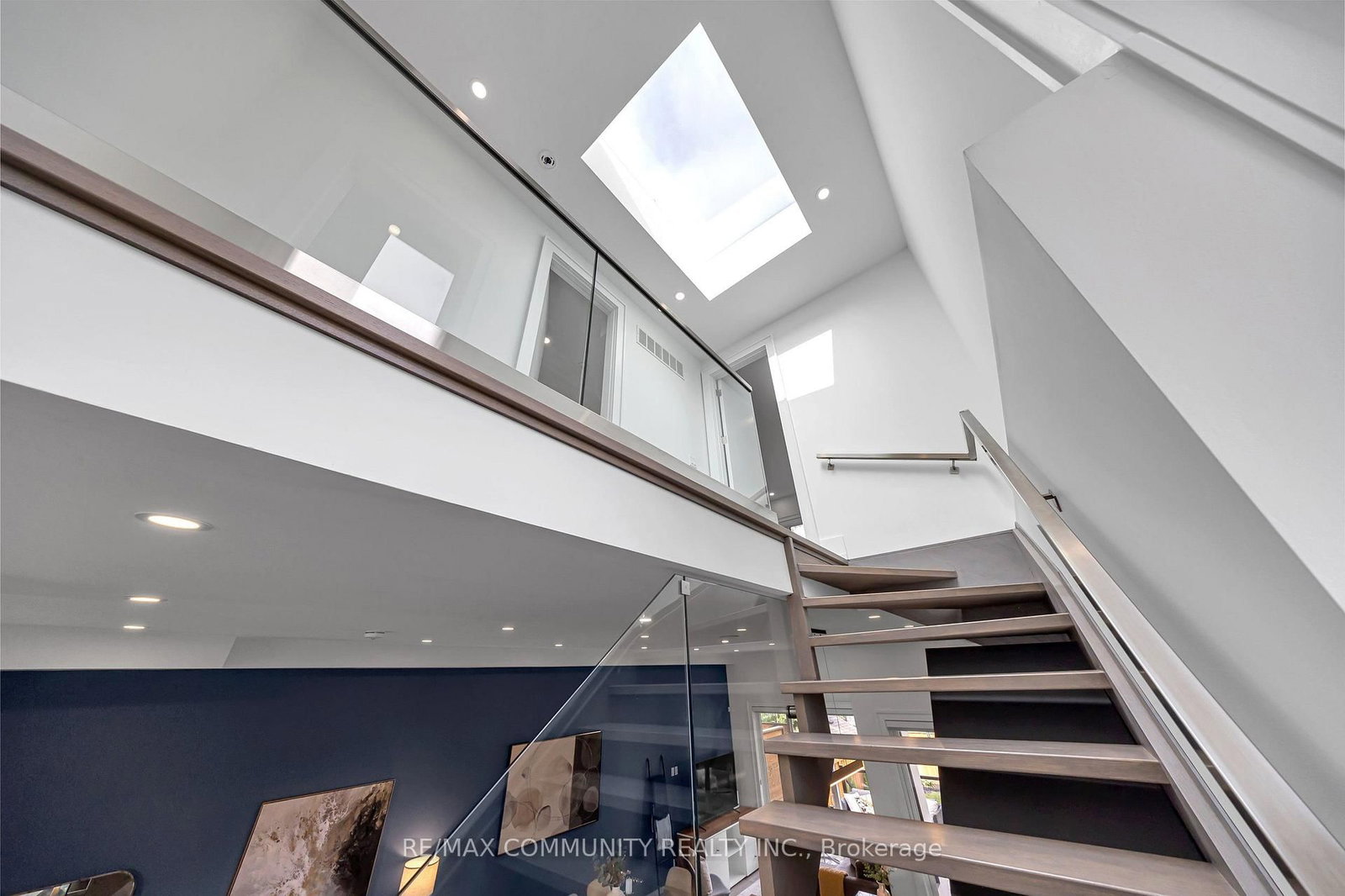 7 Derwyn Road • Toronto, ON photo 21