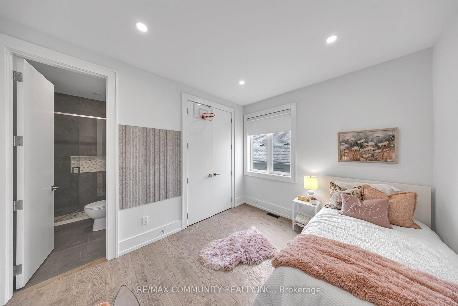 7 Derwyn Road • Toronto, ON photo 35