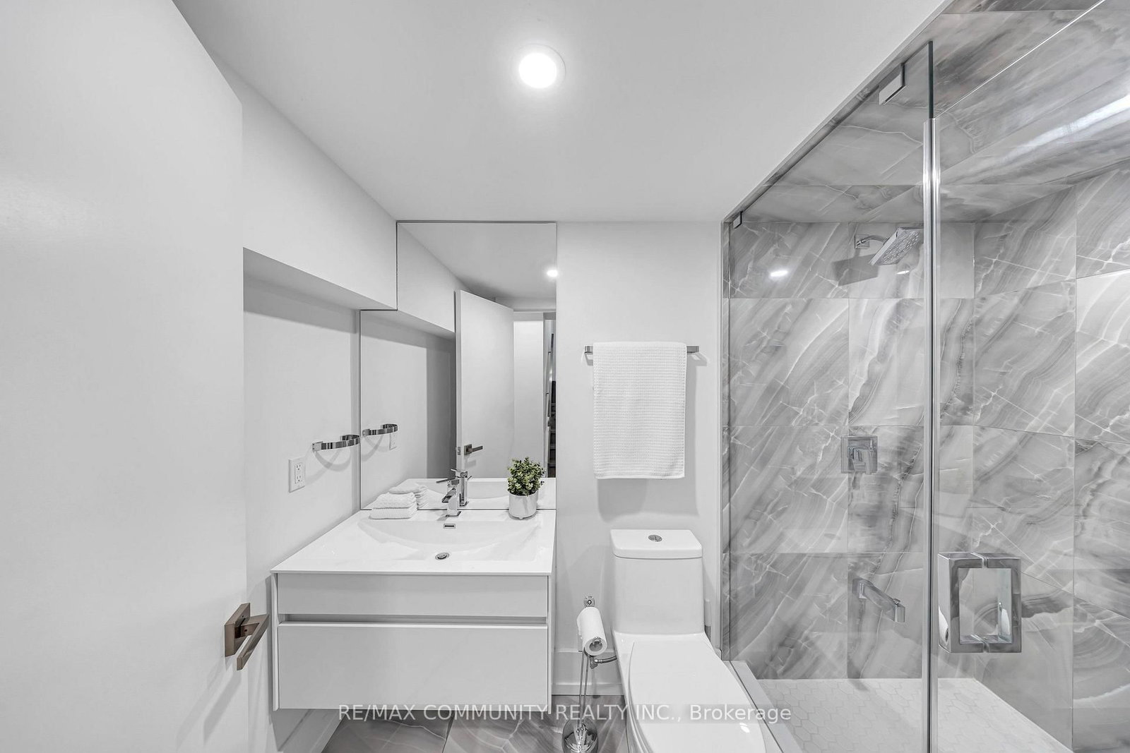 7 Derwyn Road • Toronto, ON photo 40