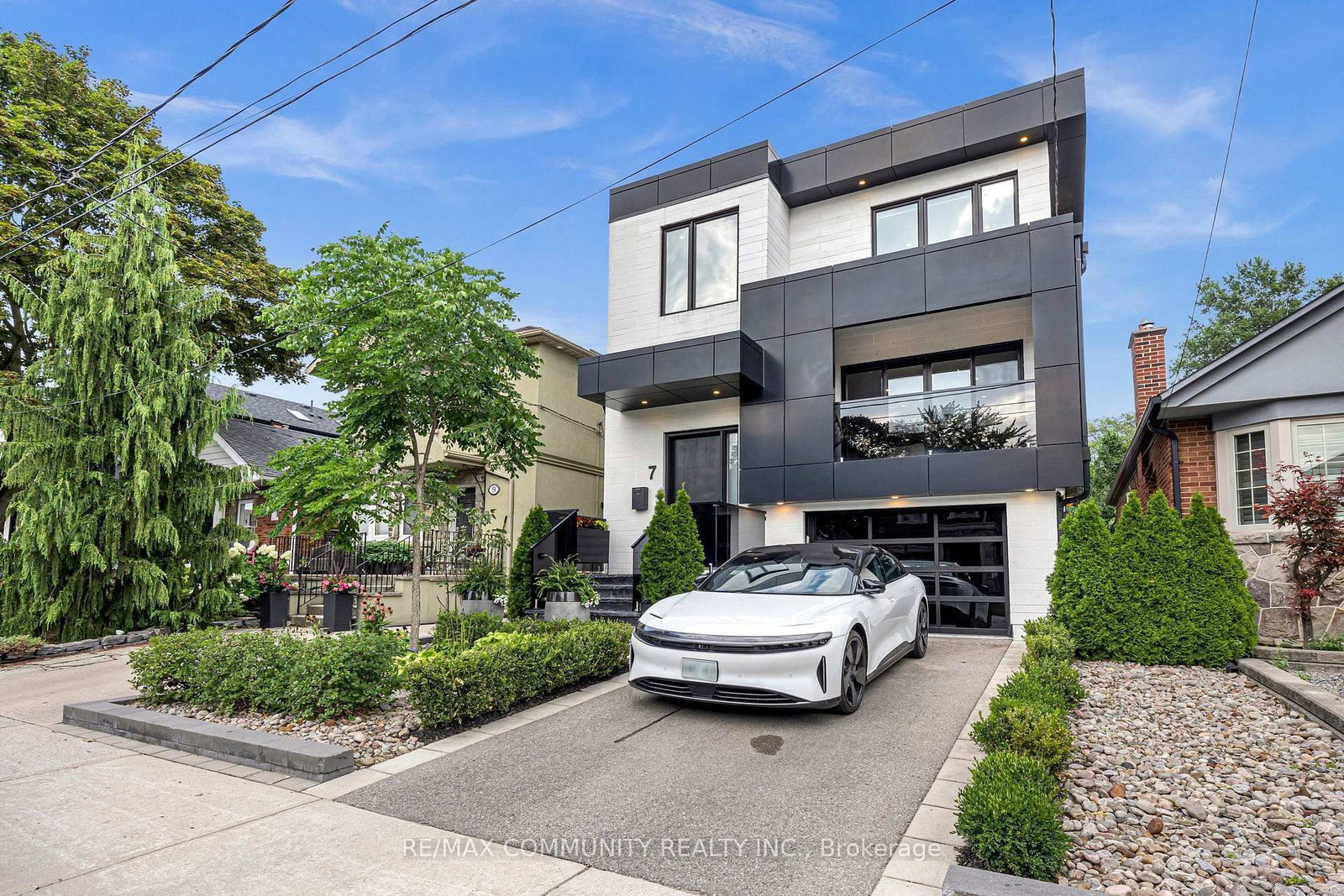 7 Derwyn Road • Toronto, ON photo 42