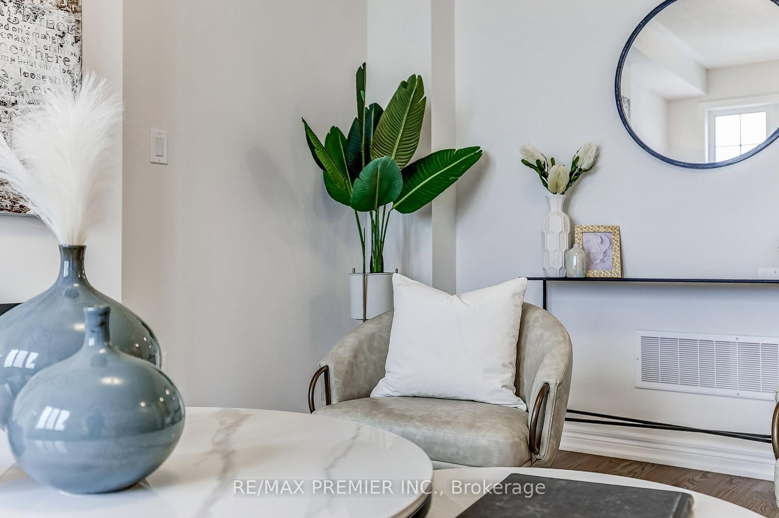 1228 Elizabeth Mackenzie Drive • Pickering, ON photo 25