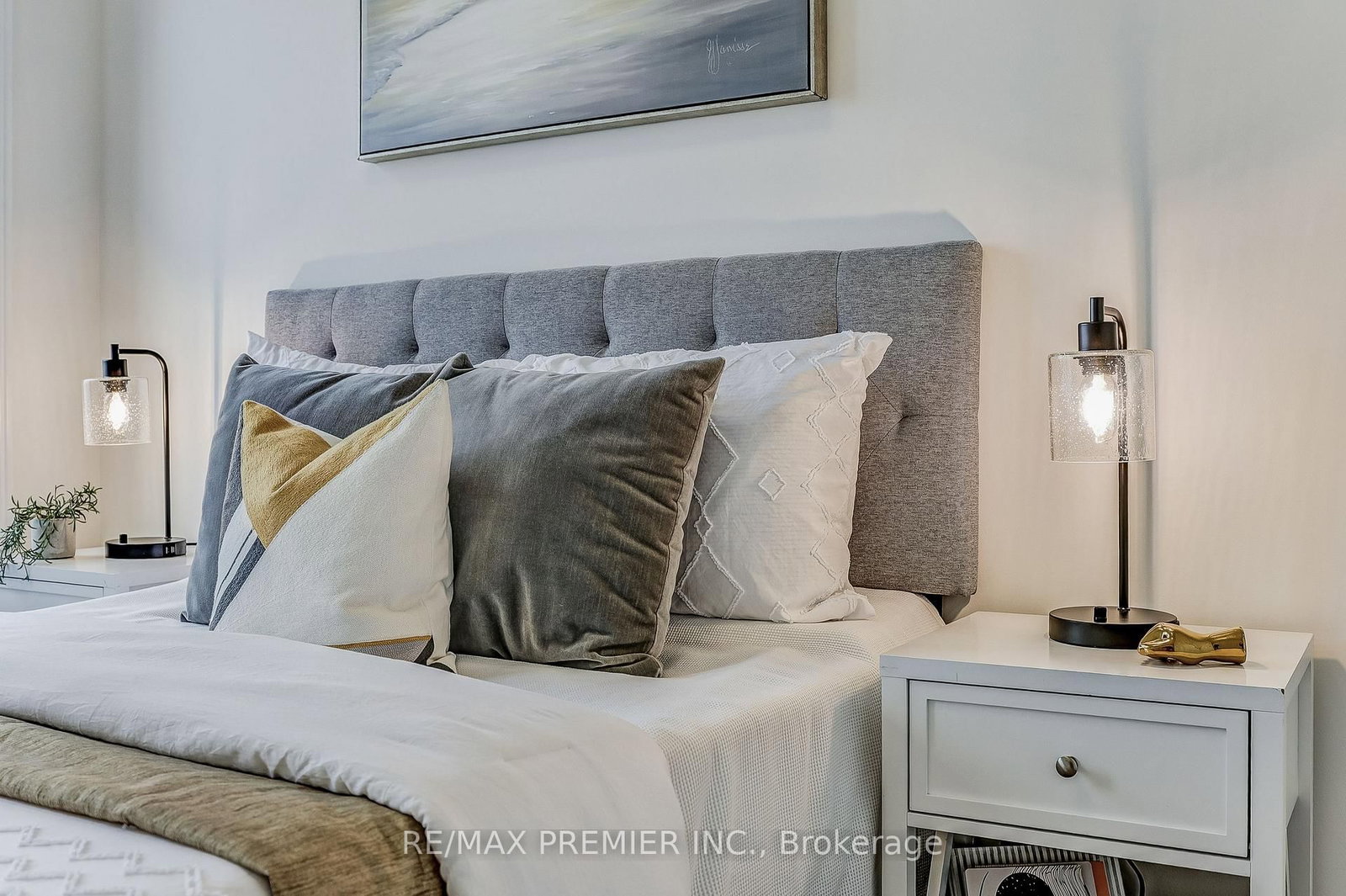 1228 Elizabeth Mackenzie Drive • Pickering, ON photo 34