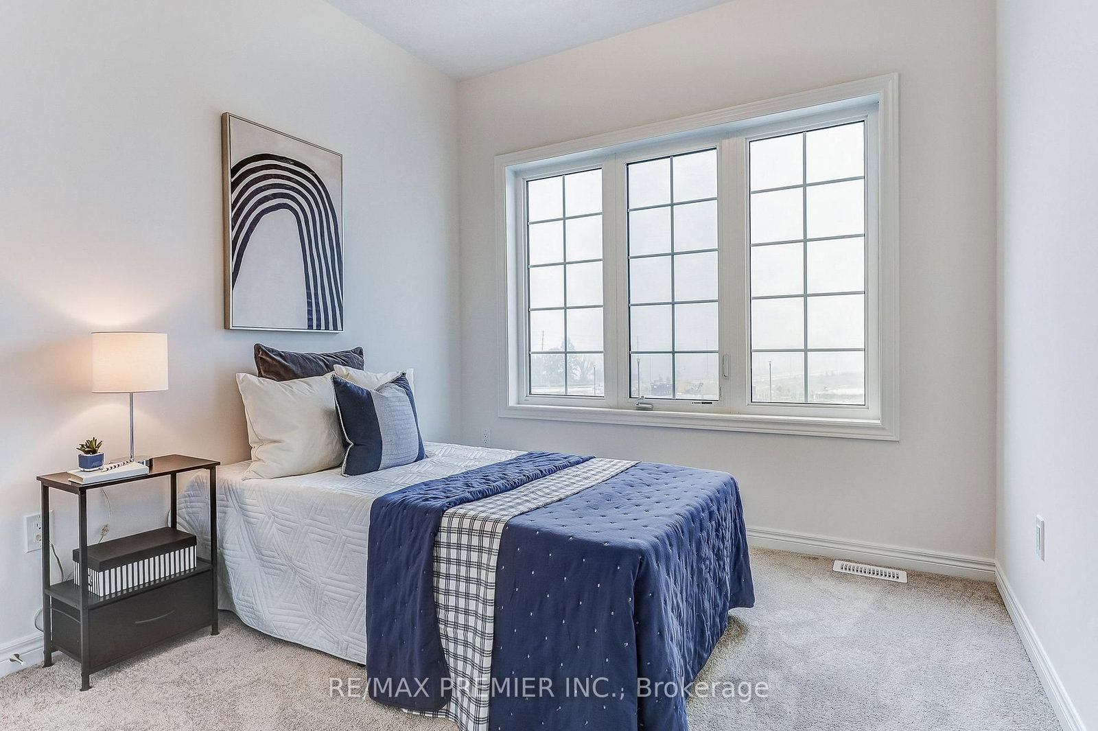 1228 Elizabeth Mackenzie Drive • Pickering, ON photo 36