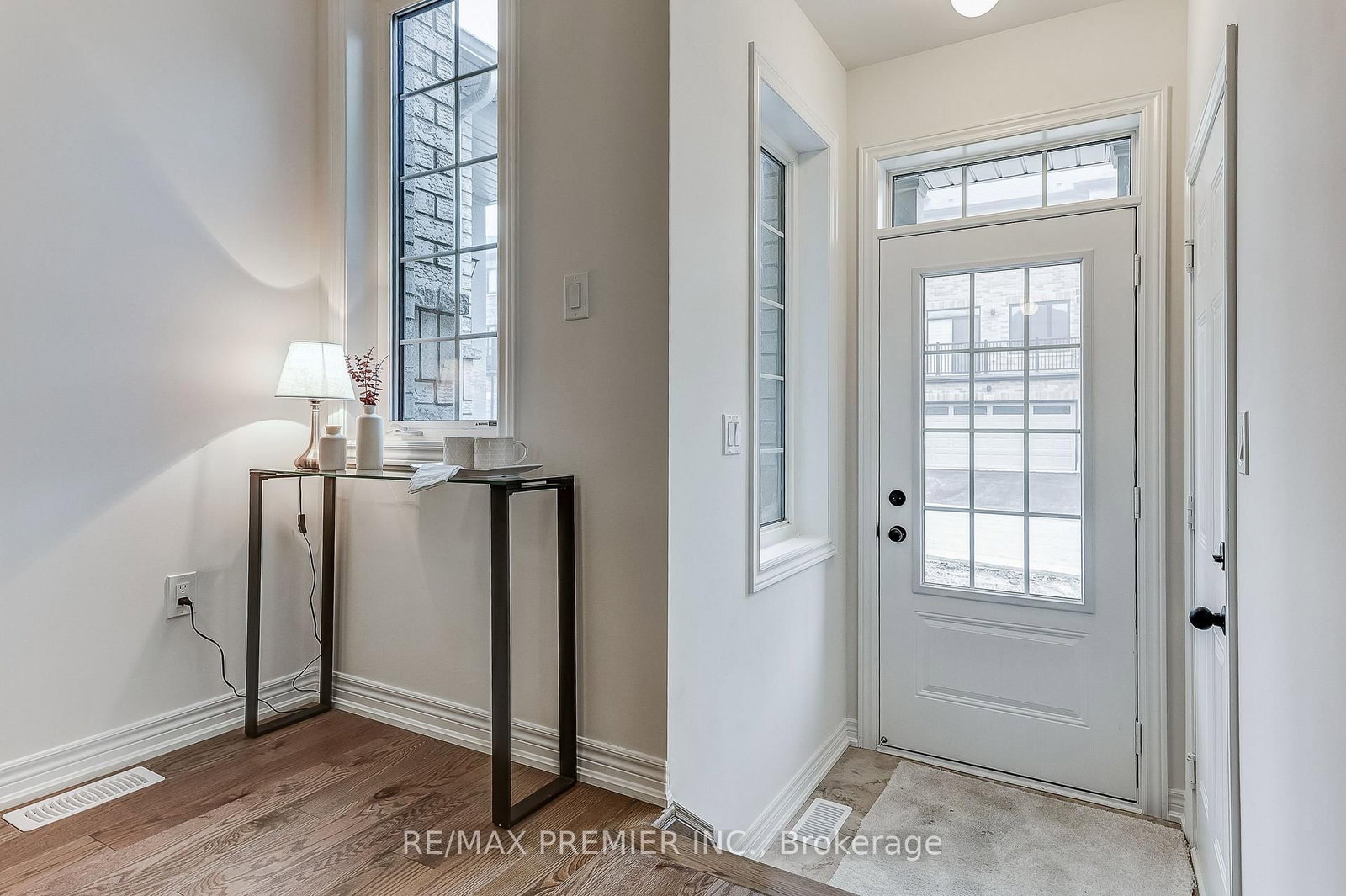 1228 Elizabeth Mackenzie Drive • Pickering, ON photo 8