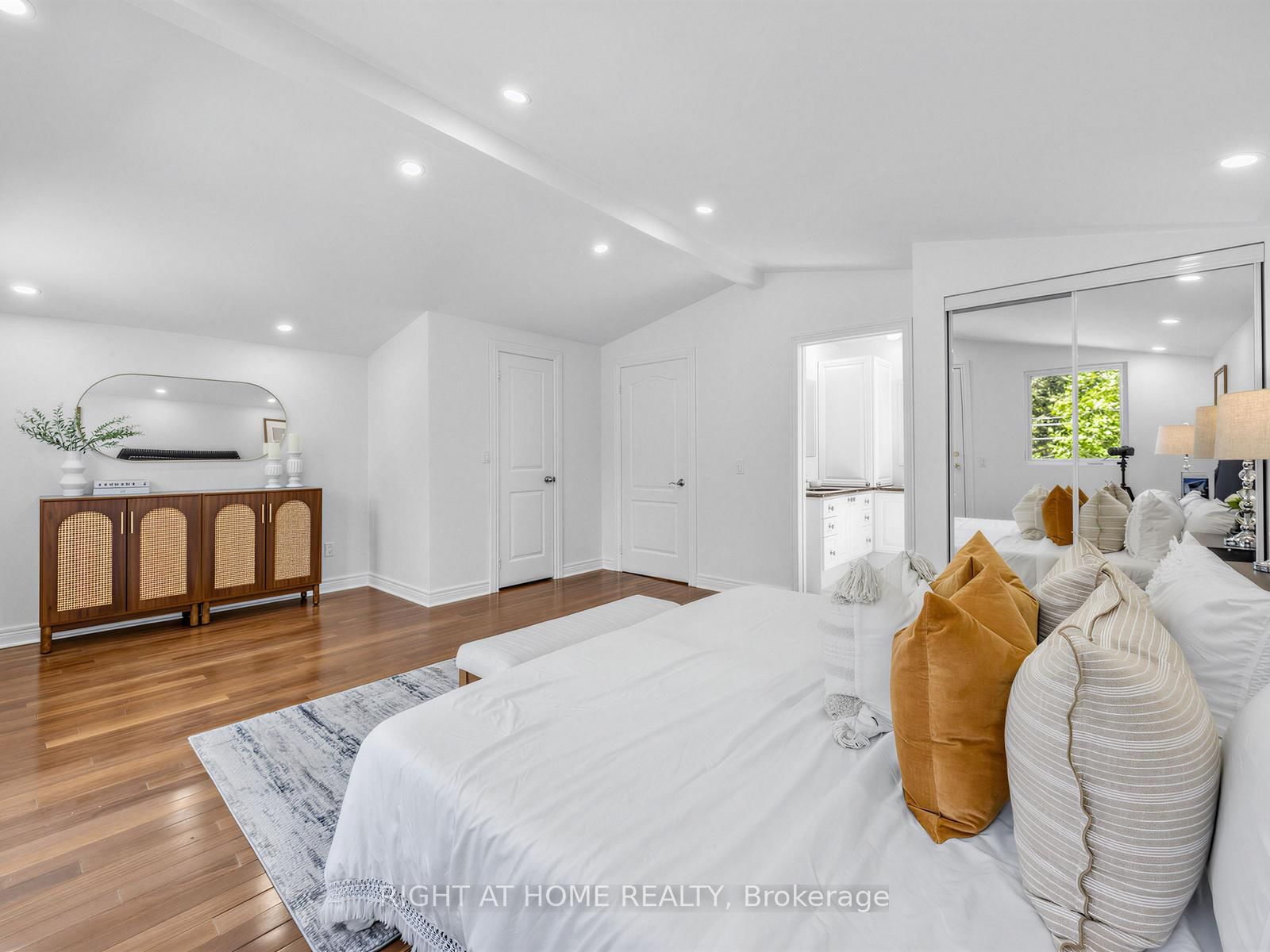 20 Kildonan Drive • Toronto, ON photo 22