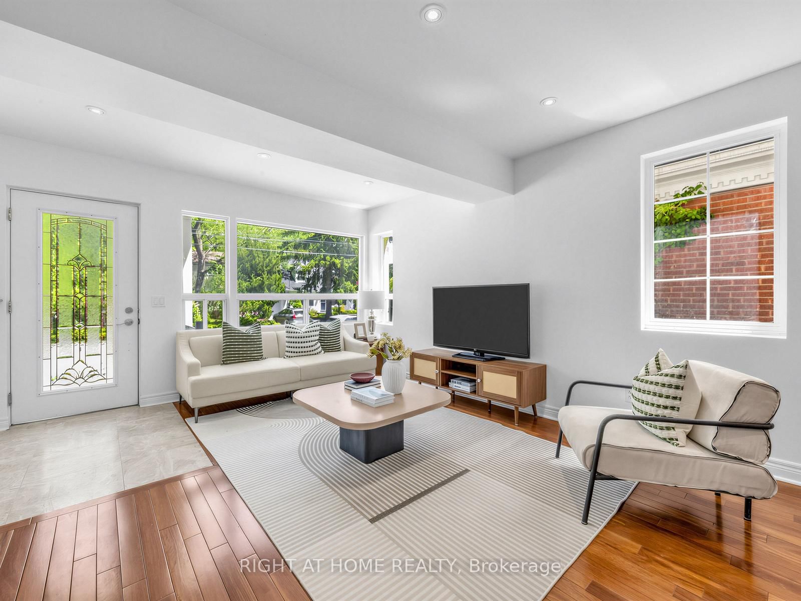 20 Kildonan Drive • Toronto, ON photo 6