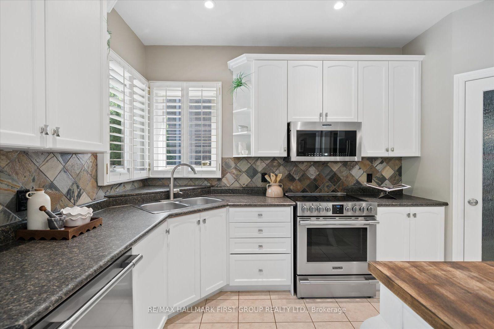 9 Pebblebrook Crescent • Whitby, ON photo 8