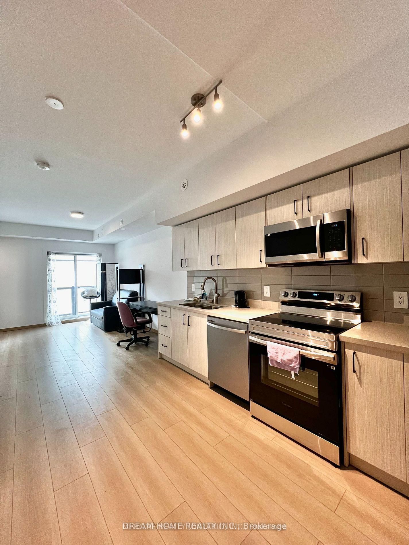 C3-207 - 3425 Sheppard Avenue E, Toronto 4