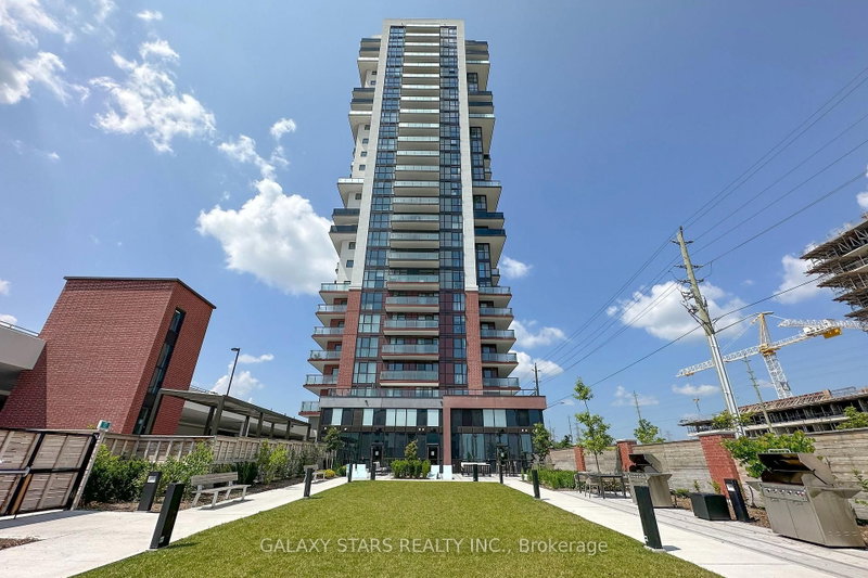 318 - 2550 Simcoe Street N