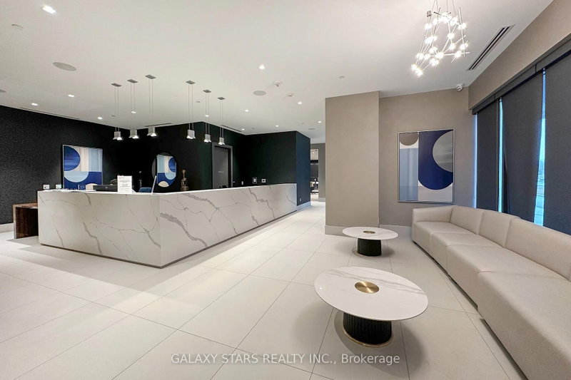 318 - 2550 Simcoe Street N