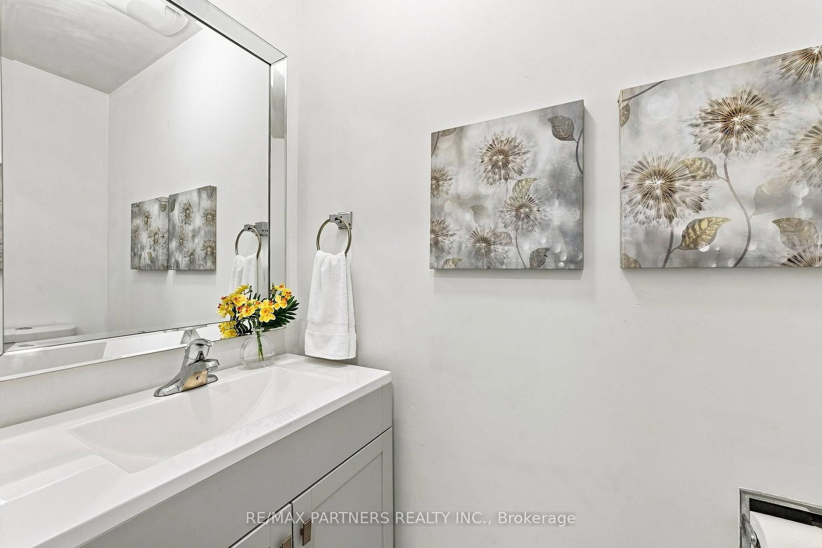 26 Blue Eagle Trail • Toronto, ON photo 17