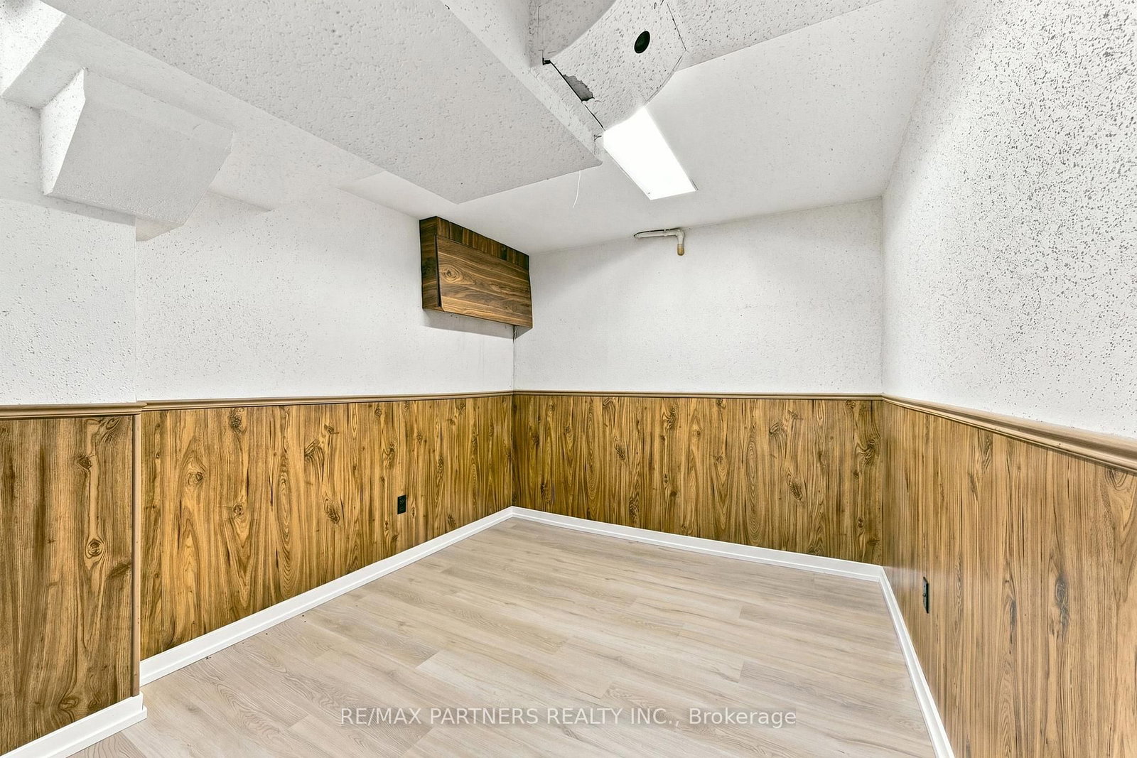 26 Blue Eagle Trail • Toronto, ON photo 32