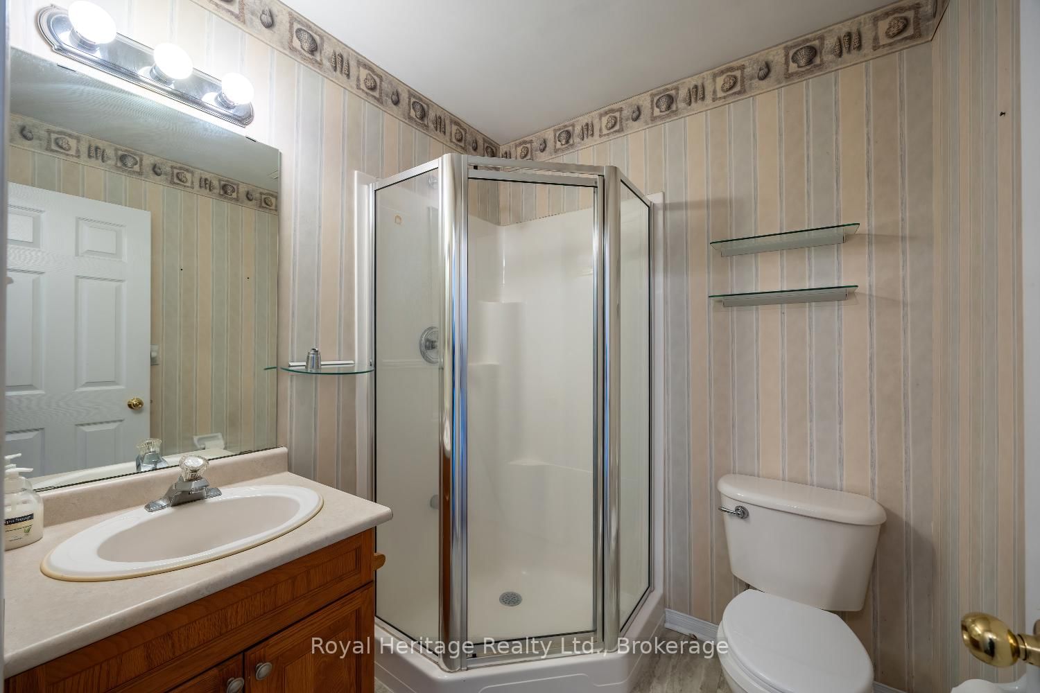 118 Bluffs Road • Clarington, ON photo 14