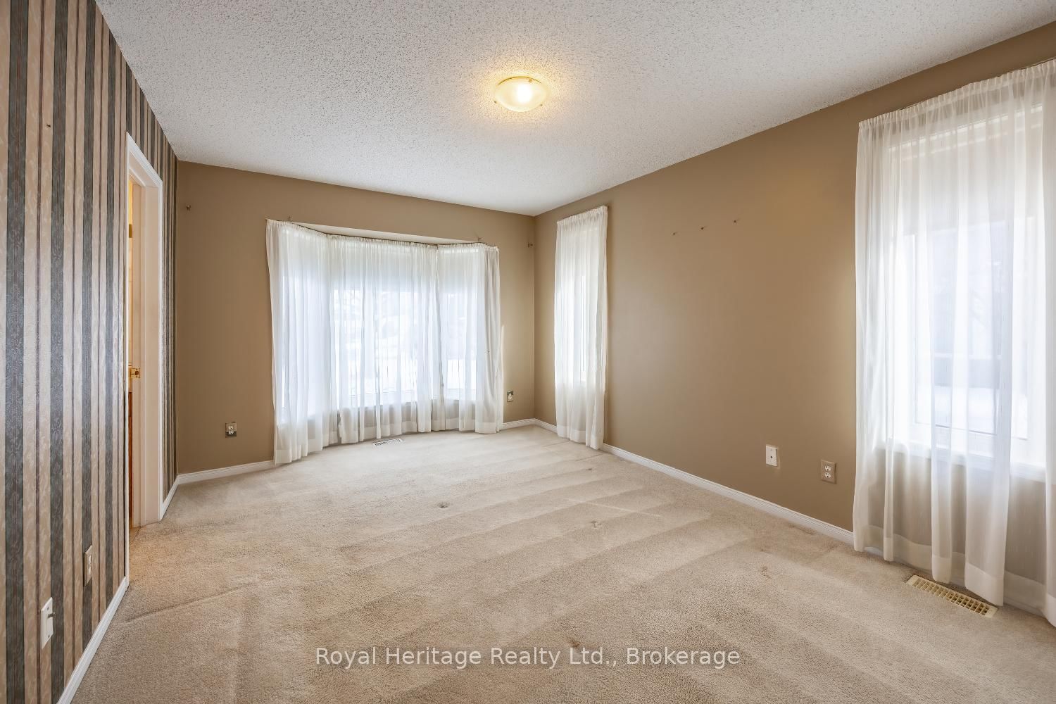 118 Bluffs Road • Clarington, ON photo 16
