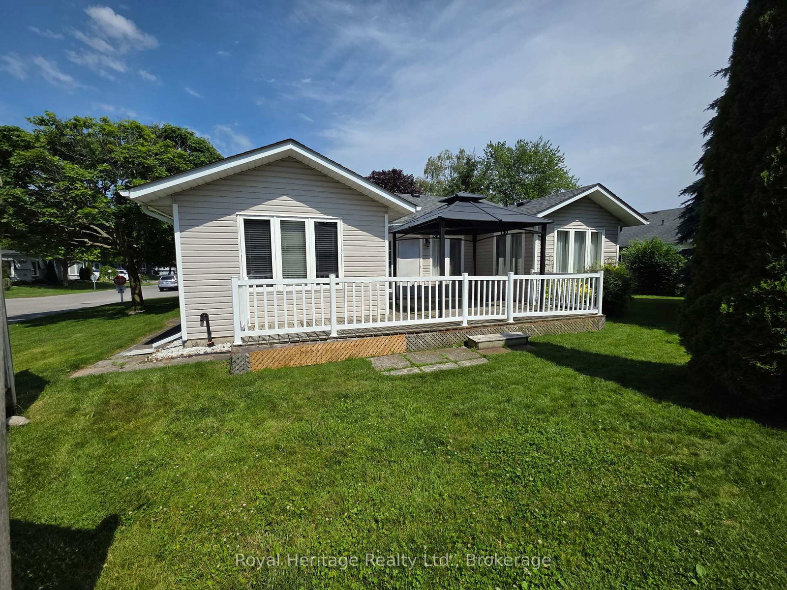 118 Bluffs Road • Clarington, ON photo 25