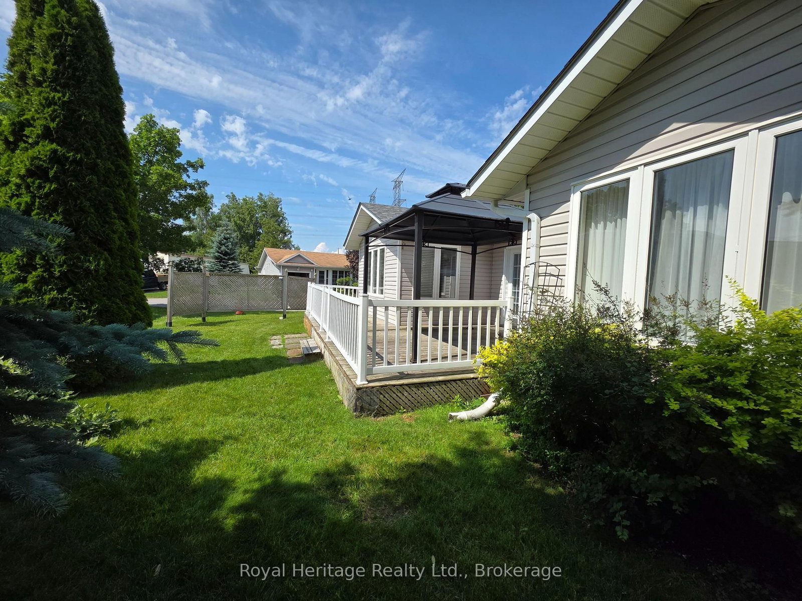 118 Bluffs Road • Clarington, ON photo 27