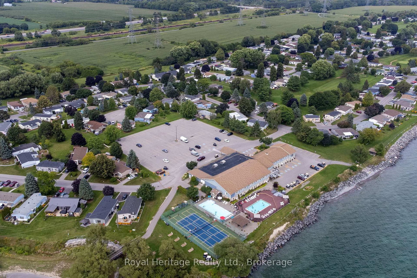 118 Bluffs Road • Clarington, ON photo 32