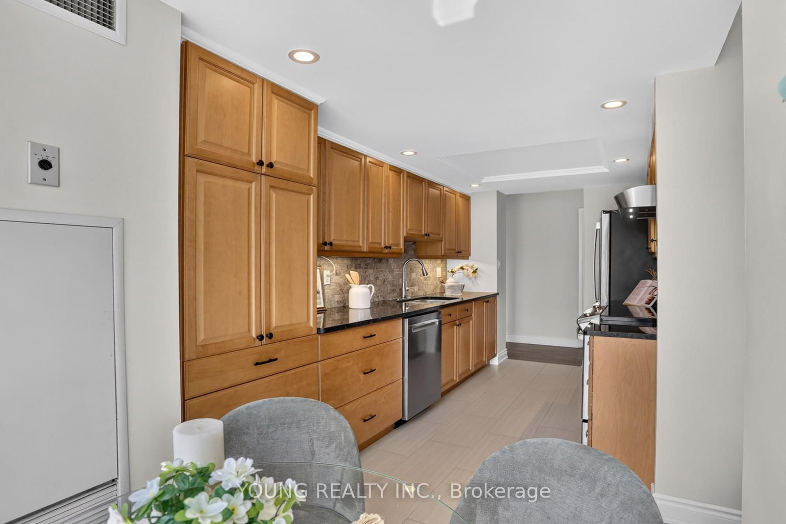 712 ROSSLAND Road E • #203 • Whitby, ON photo 6