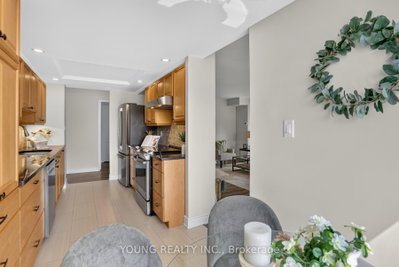 712 ROSSLAND Road E • #203 • Whitby, ON photo 8