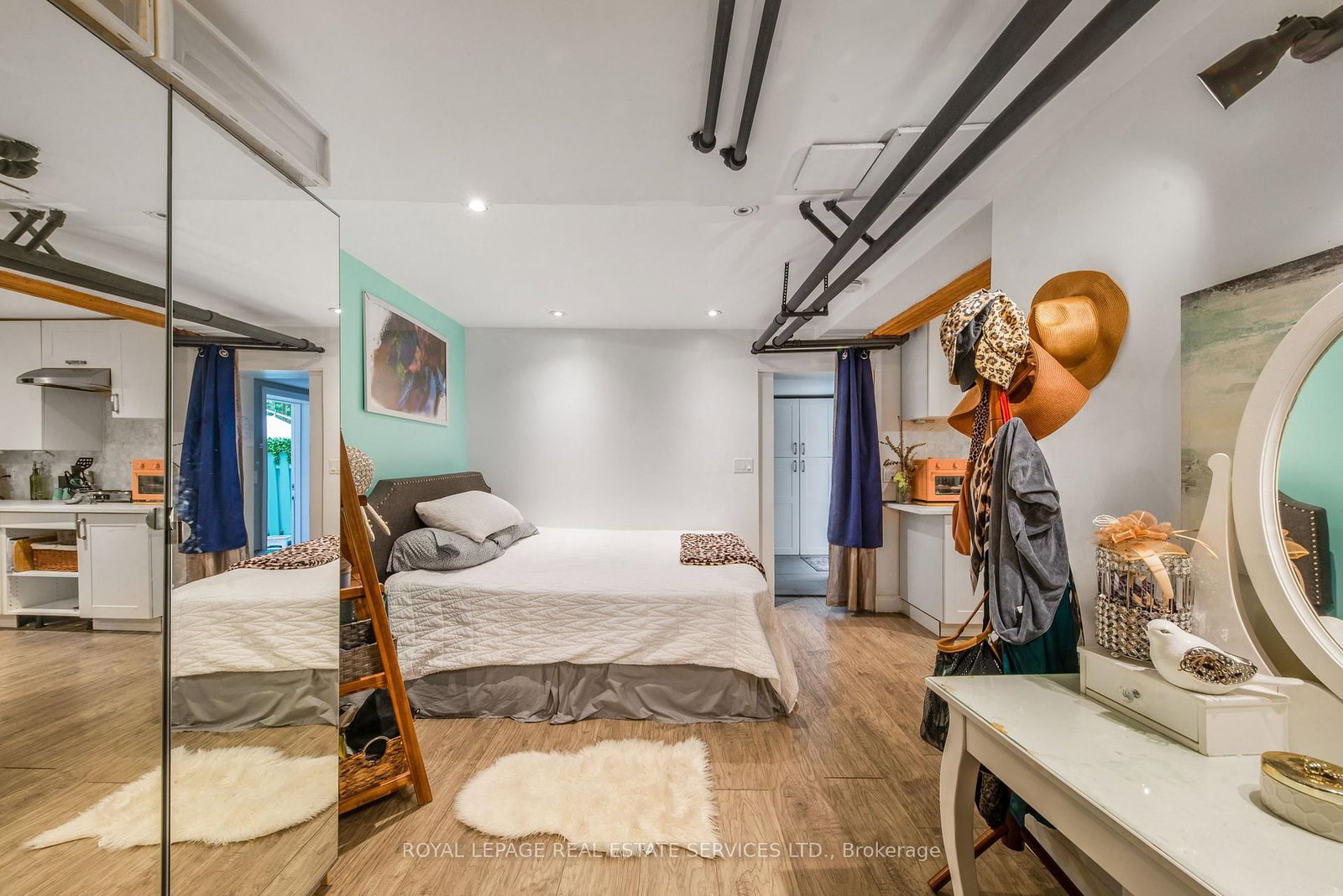 761 Kingston Road • Toronto, ON photo 42
