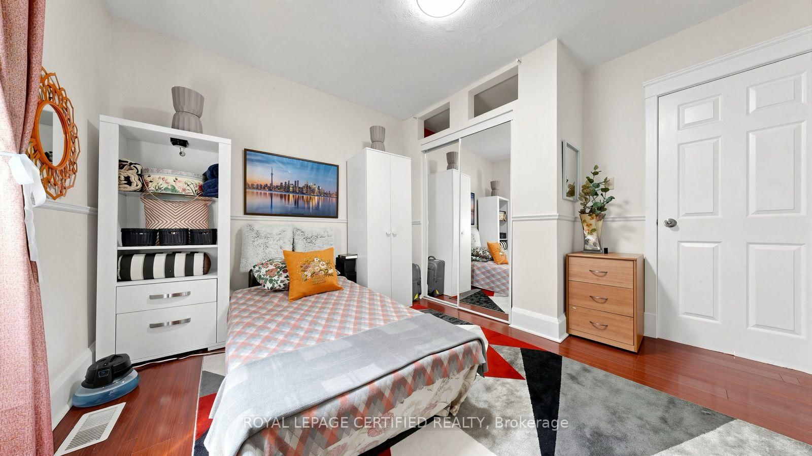 922A Danforth Road • Toronto, ON photo 15