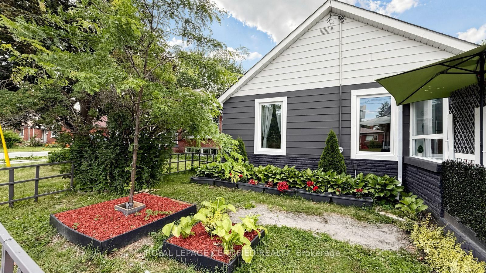 922A Danforth Road • Toronto, ON photo 5