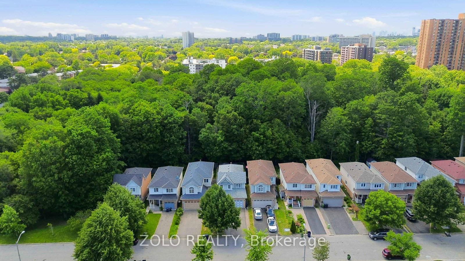 82 Piperbrook Crescent • Toronto, ON photo 3