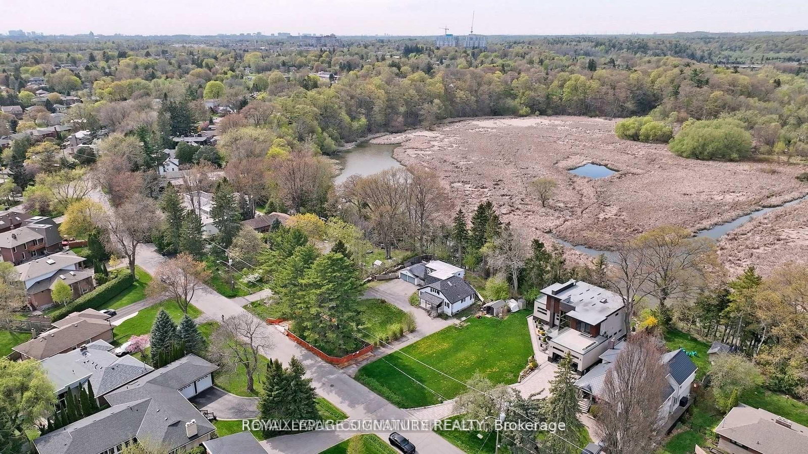 312 Taylor Road • Toronto, ON photo 6