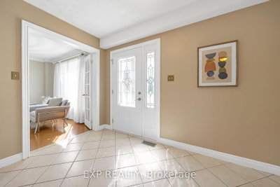 955 Snowbird Street • Oshawa, ON photo 3
