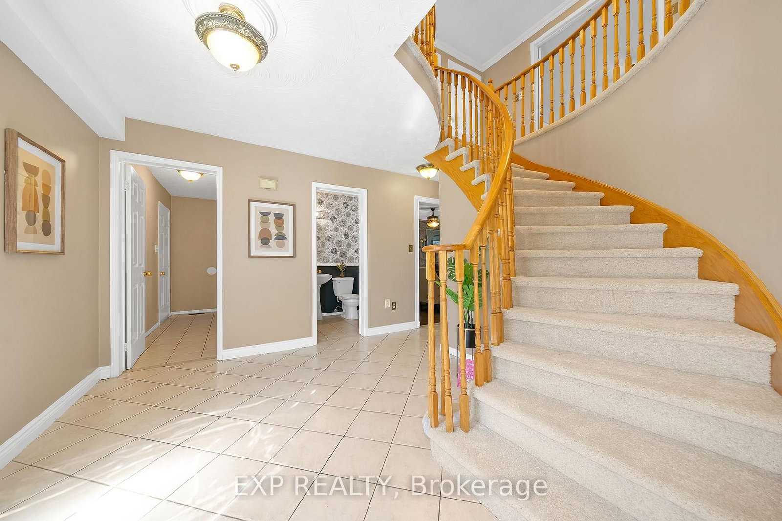 955 Snowbird Street • Oshawa, ON photo 4