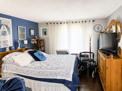 17 Pineridge Crescent • Clarington, ON photo 8
