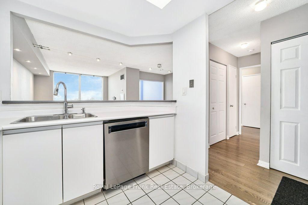 711 Rossland Road E • #806 • Whitby, ON photo 11