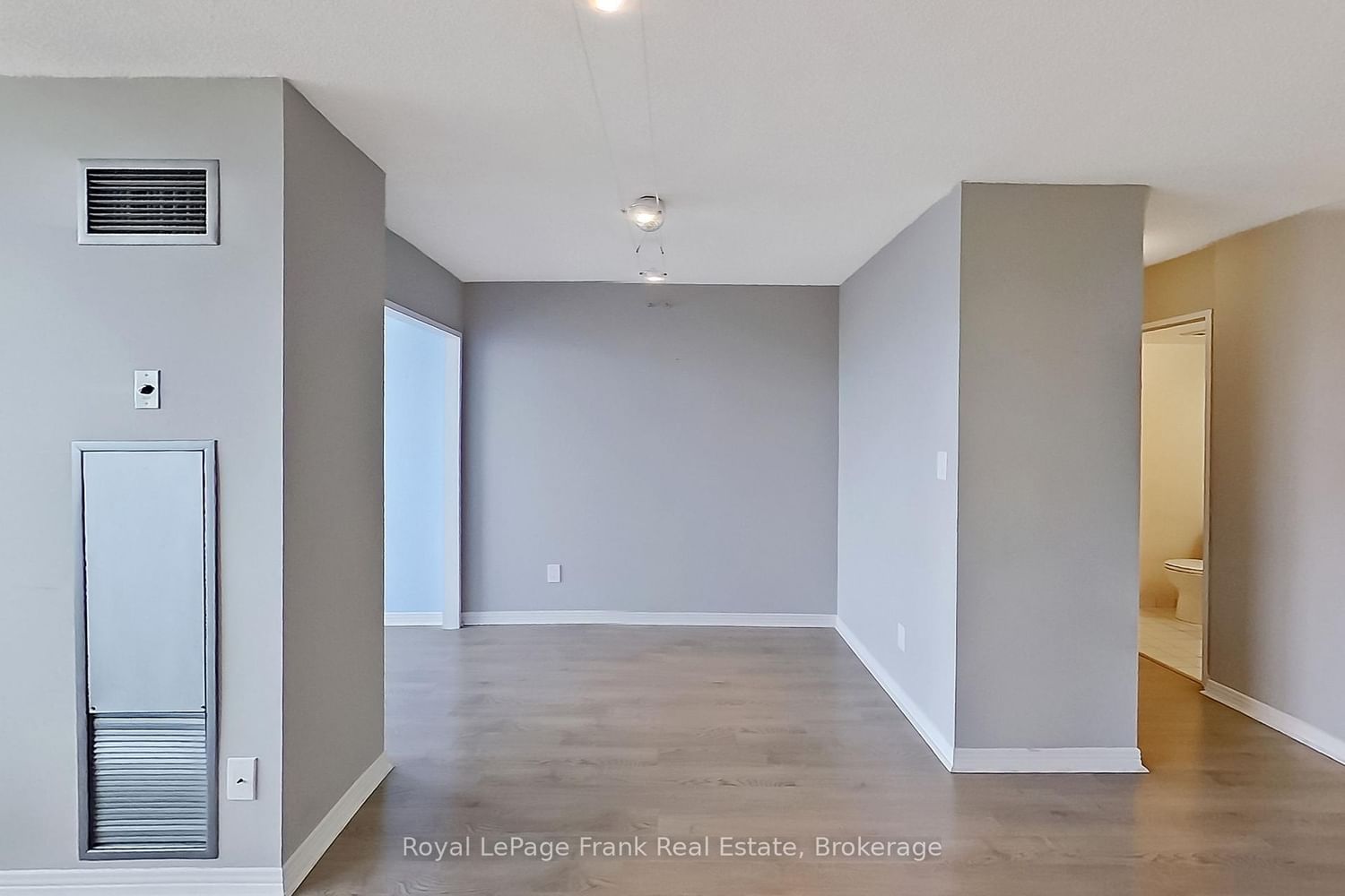 711 Rossland Road E • #806 • Whitby, ON photo 16