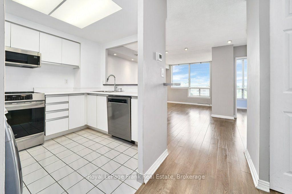 711 Rossland Road E • #806 • Whitby, ON photo 5