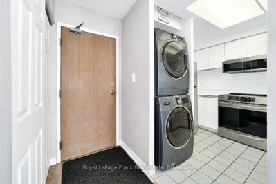 711 Rossland Road E • #806 • Whitby, ON photo 6
