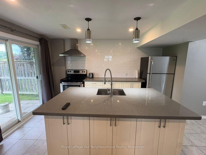 1 Richard Davies Crescent
