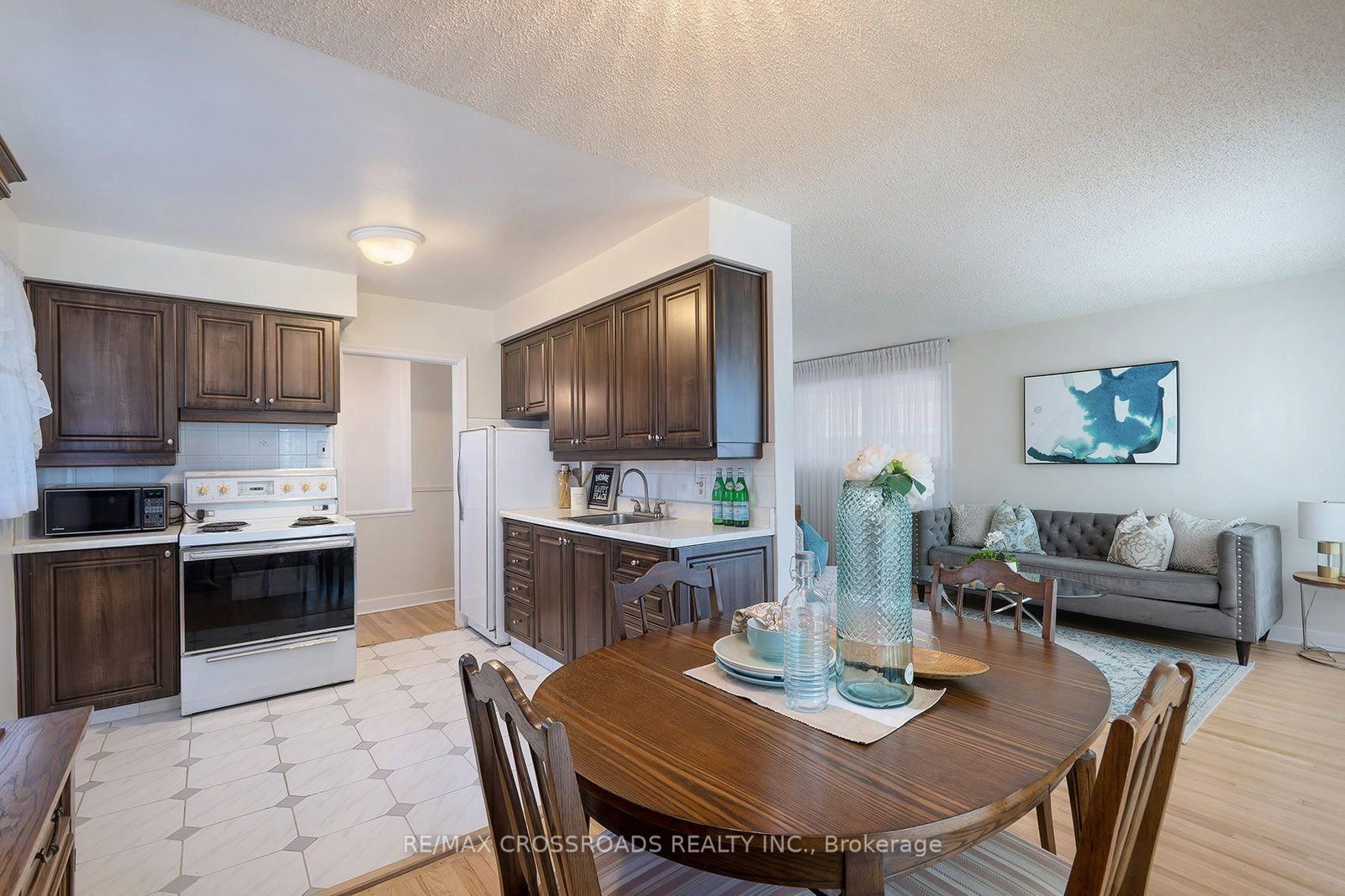 887 Brimorton Drive • Toronto, ON photo 14
